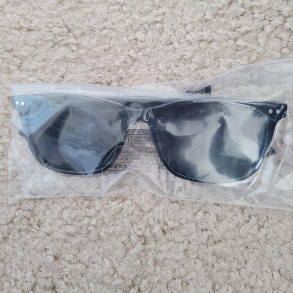 New, never used polarized sunglasses for men or women - Picture 1 of 2